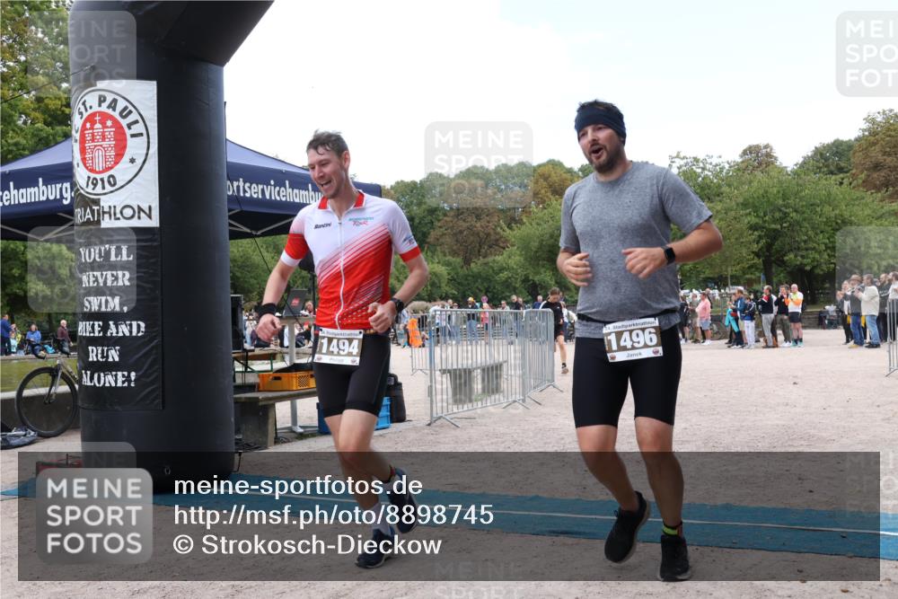 14.09.2025 - Stadtparktriathlon Strokosch-Dieckow http://msf.ph/oto/8898745 14.09.2025 14:03:26 Ziel 1494, 1496, 1573 meine-sportfotos.de