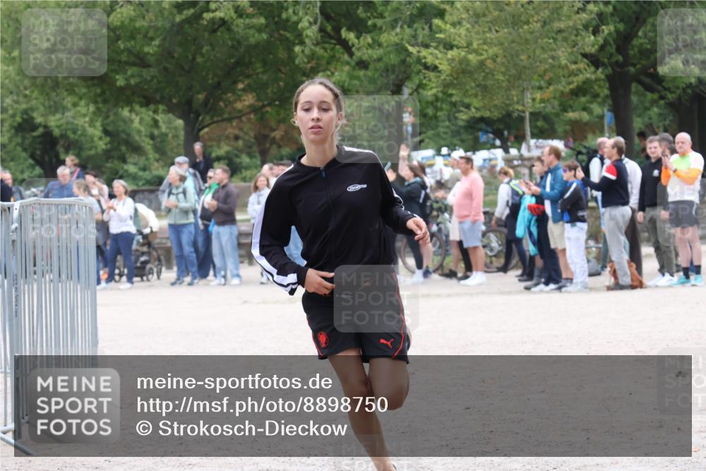 14.09.2025 - Stadtparktriathlon Strokosch-Dieckow http://msf.ph/oto/8898750 14.09.2025 14:03:28 Ziel 1494, 1496, 1573 meine-sportfotos.de
