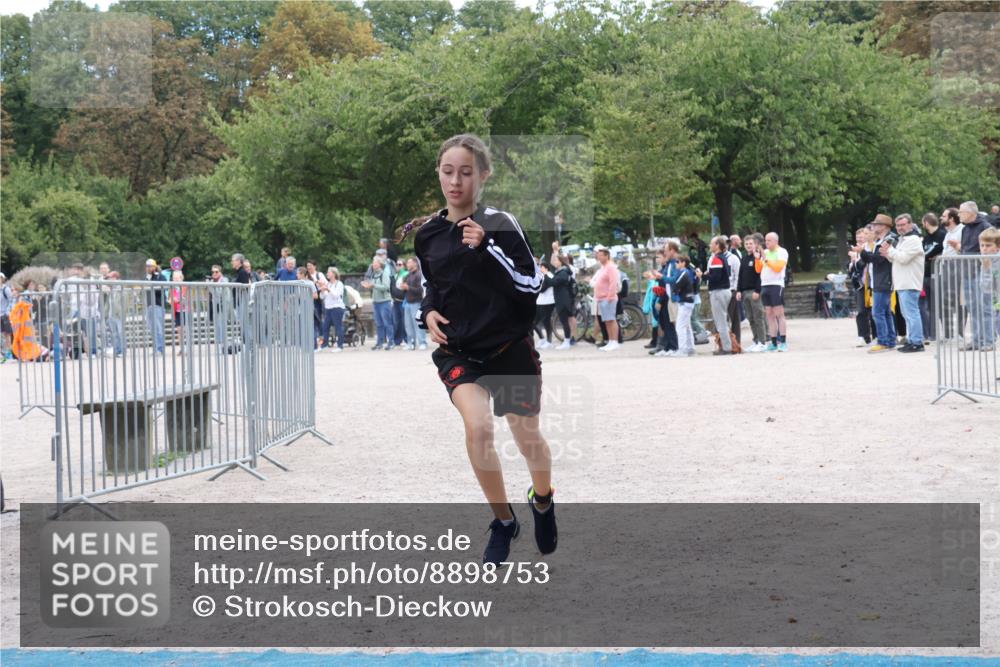 14.09.2025 - Stadtparktriathlon Strokosch-Dieckow http://msf.ph/oto/8898753 14.09.2025 14:03:29 Ziel 1397, 1494, 1496, 1573 meine-sportfotos.de