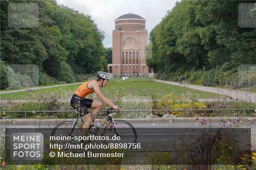14.09.2025 - Stadtparktriathlon Michael Burmester http://msf.ph/oto/8898756 14.09.2025 12:47:38 Radfahren 1215, 1261, 1349, 1397, 1414, 1419 meine-sportfotos.de