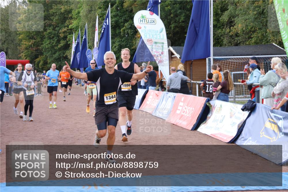 14.09.2025 - Airport Race Strokosch-Dieckow http://msf.ph/oto/8898759 14.09.2025 12:26:03 Ziel 96, 117, 253, 381, 633, 1056, 1344, 1717, 1792, 1880, 1895, 1912, 2161, 5029 meine-sportfotos.de