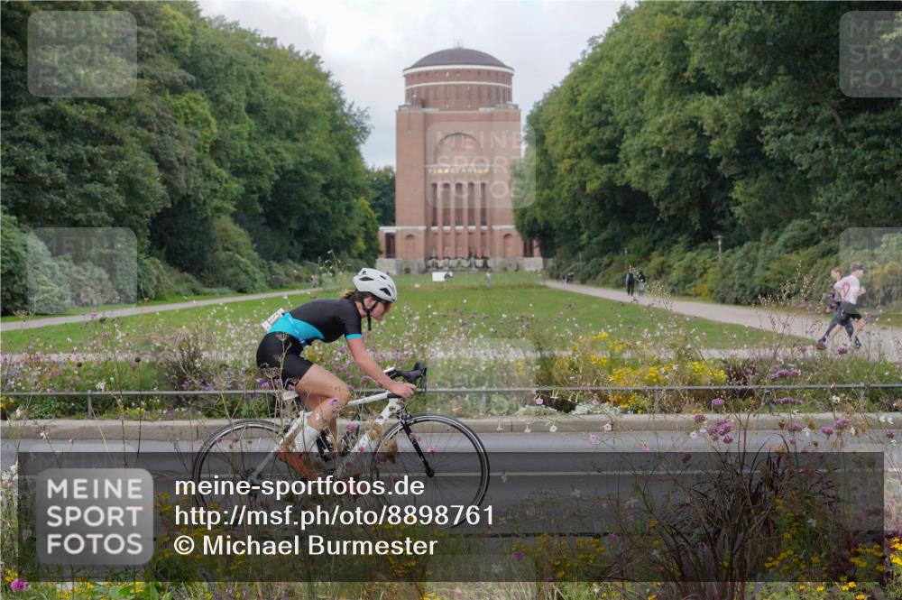 14.09.2025 - Stadtparktriathlon Michael Burmester http://msf.ph/oto/8898761 14.09.2025 12:47:41 Radfahren 1261, 1301, 1349, 1397, 1414, 1419 meine-sportfotos.de