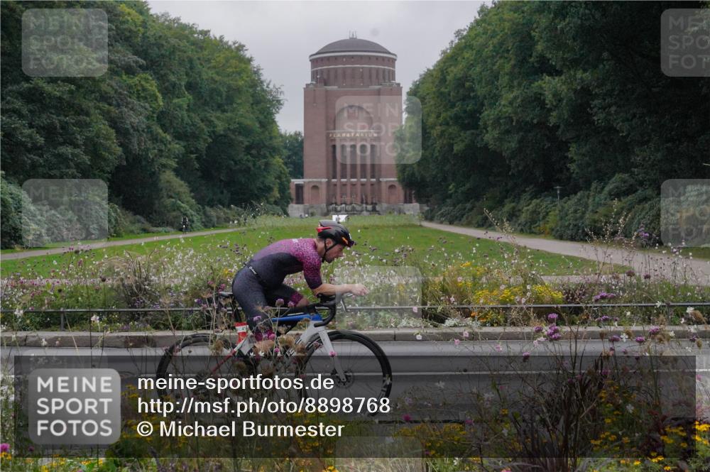 14.09.2025 - Stadtparktriathlon Michael Burmester http://msf.ph/oto/8898768 14.09.2025 09:06:23 Radfahren 331, 346, 359, 402, 422 meine-sportfotos.de