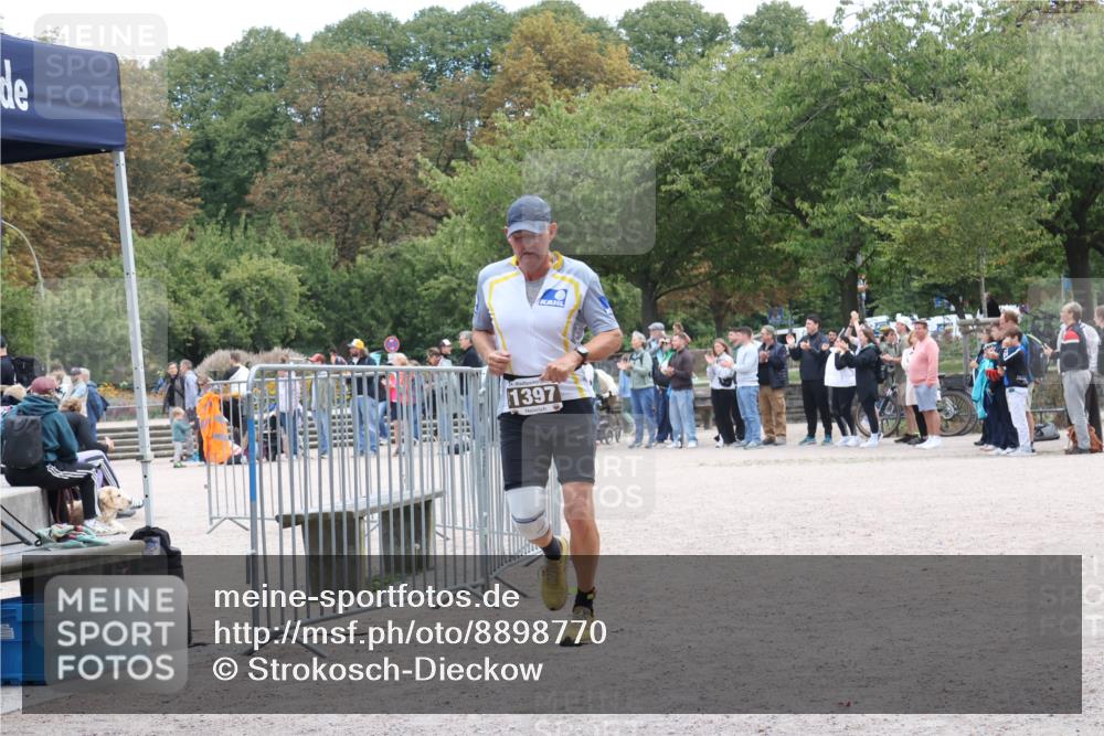 14.09.2025 - Stadtparktriathlon Strokosch-Dieckow http://msf.ph/oto/8898770 14.09.2025 14:03:35 Ziel 1397, 1573 meine-sportfotos.de