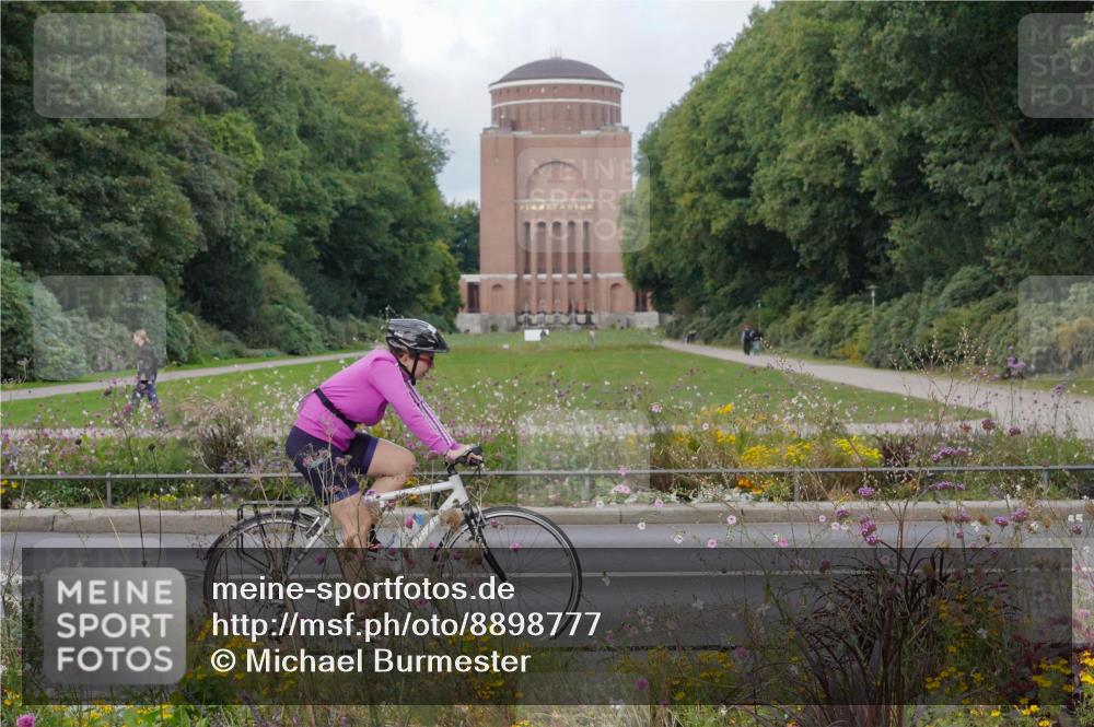 14.09.2025 - Stadtparktriathlon Michael Burmester http://msf.ph/oto/8898777 14.09.2025 12:47:50 Radfahren 1224, 1239, 1245, 1247, 1248, 1263, 1274, 1278, 1301, 1310, 1330, 1394, 1419 meine-sportfotos.de