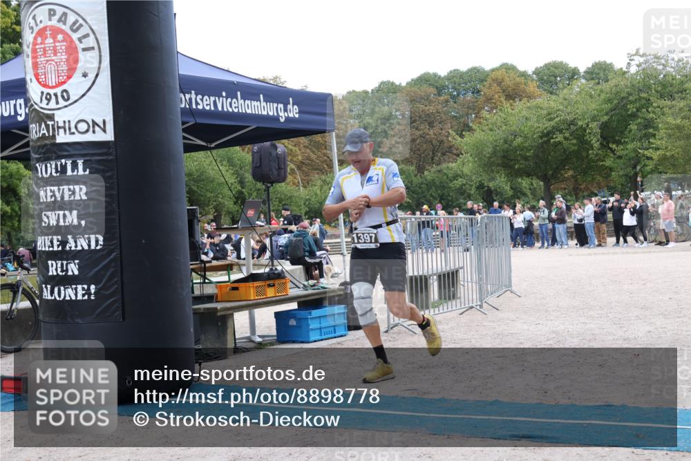 14.09.2025 - Stadtparktriathlon Strokosch-Dieckow http://msf.ph/oto/8898778 14.09.2025 14:03:36 Ziel 1397 meine-sportfotos.de