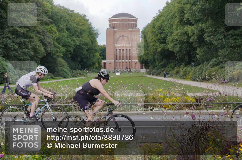 14.09.2025 - Stadtparktriathlon Michael Burmester http://msf.ph/oto/8898786 14.09.2025 12:47:52 Radfahren 1224, 1239, 1245, 1247, 1248, 1263, 1274, 1278, 1301, 1310, 1316, 1330, 1387, 1394, 1419 meine-sportfotos.de