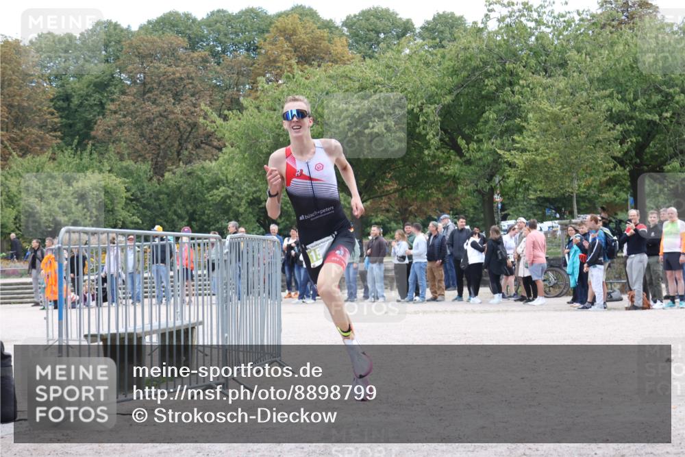 14.09.2025 - Stadtparktriathlon Strokosch-Dieckow http://msf.ph/oto/8898799 14.09.2025 14:03:51 Ziel 1246, 1543 meine-sportfotos.de