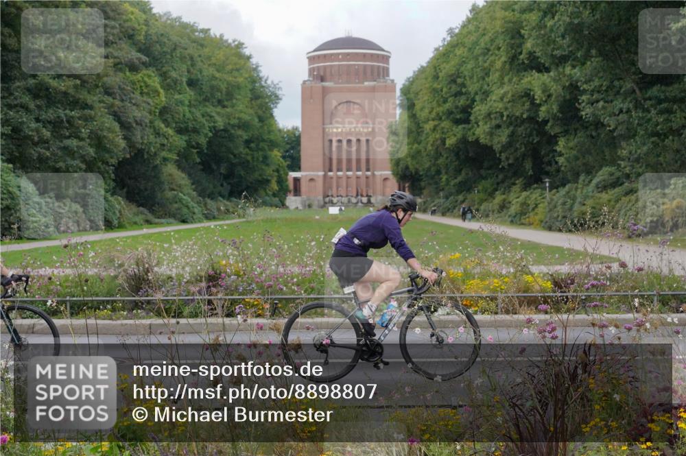 14.09.2025 - Stadtparktriathlon Michael Burmester http://msf.ph/oto/8898807 14.09.2025 12:47:55 Radfahren 1224, 1239, 1245, 1247, 1248, 1263, 1274, 1278, 1310, 1316, 1330, 1387, 1394 meine-sportfotos.de