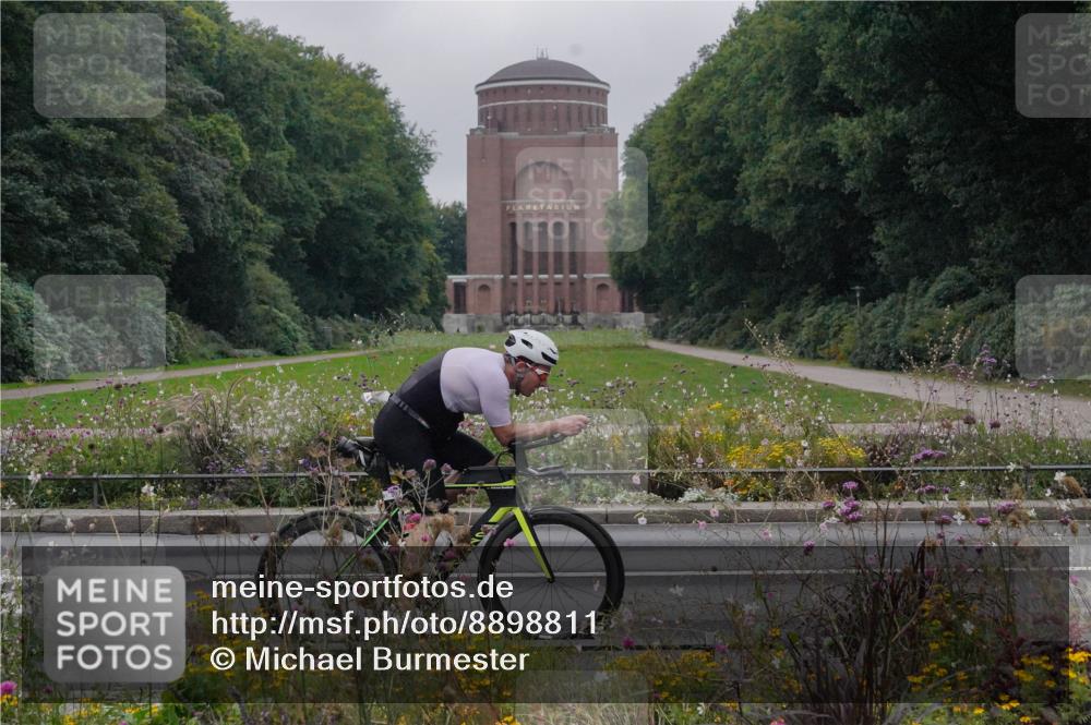 14.09.2025 - Stadtparktriathlon Michael Burmester http://msf.ph/oto/8898811 14.09.2025 09:06:58 Radfahren 397 meine-sportfotos.de