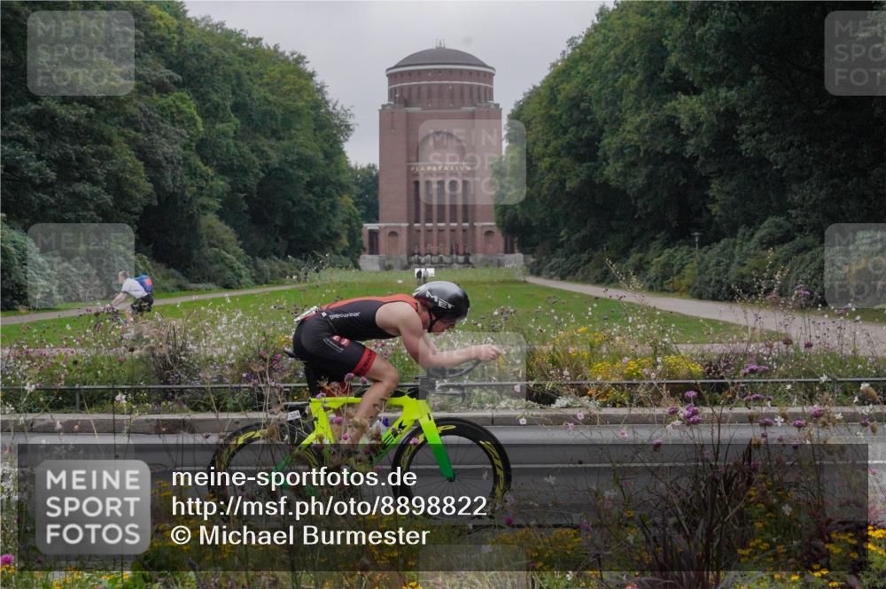 14.09.2025 - Stadtparktriathlon Michael Burmester http://msf.ph/oto/8898822 14.09.2025 09:07:11 Radfahren 314 meine-sportfotos.de