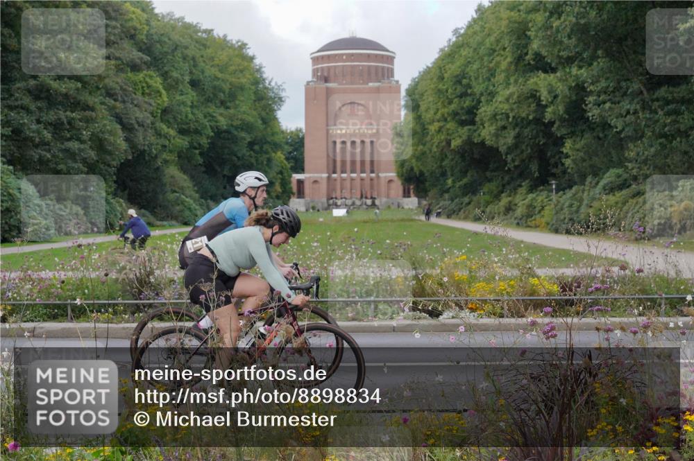 14.09.2025 - Stadtparktriathlon Michael Burmester http://msf.ph/oto/8898834 14.09.2025 12:48:22 Radfahren 1249, 1306, 1321, 1327, 1358, 1374, 1389 meine-sportfotos.de