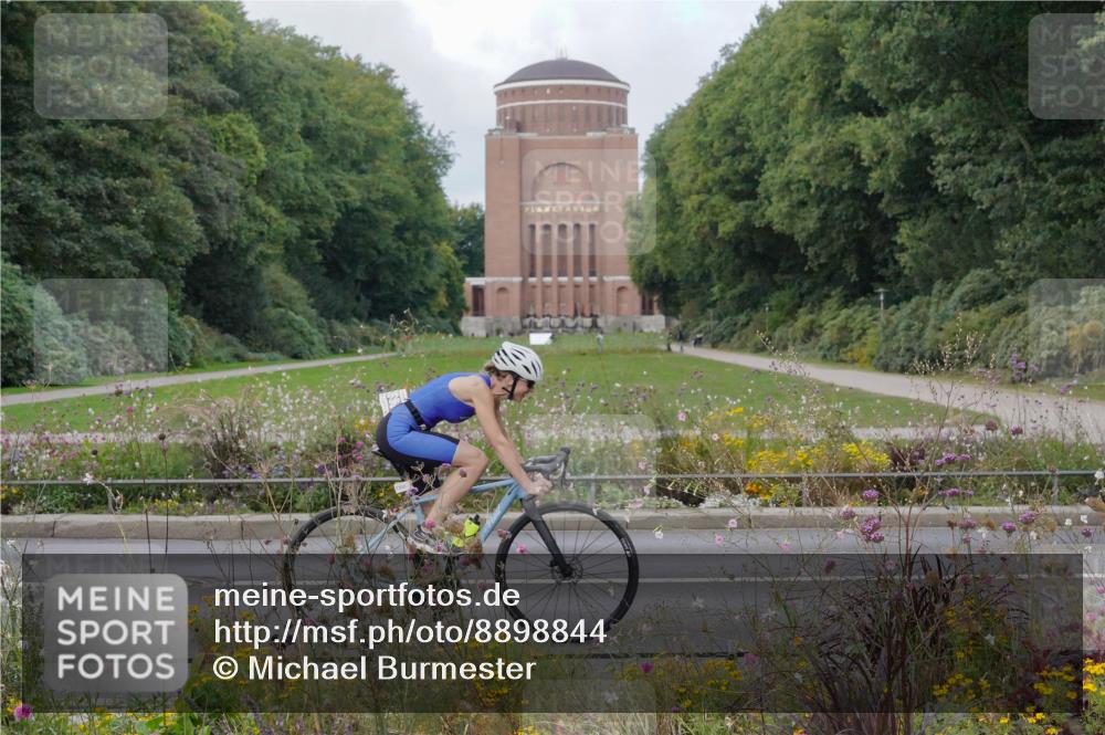 14.09.2025 - Stadtparktriathlon Michael Burmester http://msf.ph/oto/8898844 14.09.2025 12:48:24 Radfahren 1249, 1254, 1306, 1321, 1327, 1358, 1374, 1389 meine-sportfotos.de