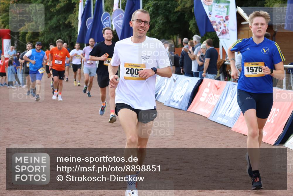 14.09.2025 - Airport Race Strokosch-Dieckow http://msf.ph/oto/8898851 14.09.2025 12:26:18 Ziel 122, 149, 151, 321, 764, 978, 1276, 1401, 1433, 1575, 1881, 2003, 2038, 2135, 4235 meine-sportfotos.de