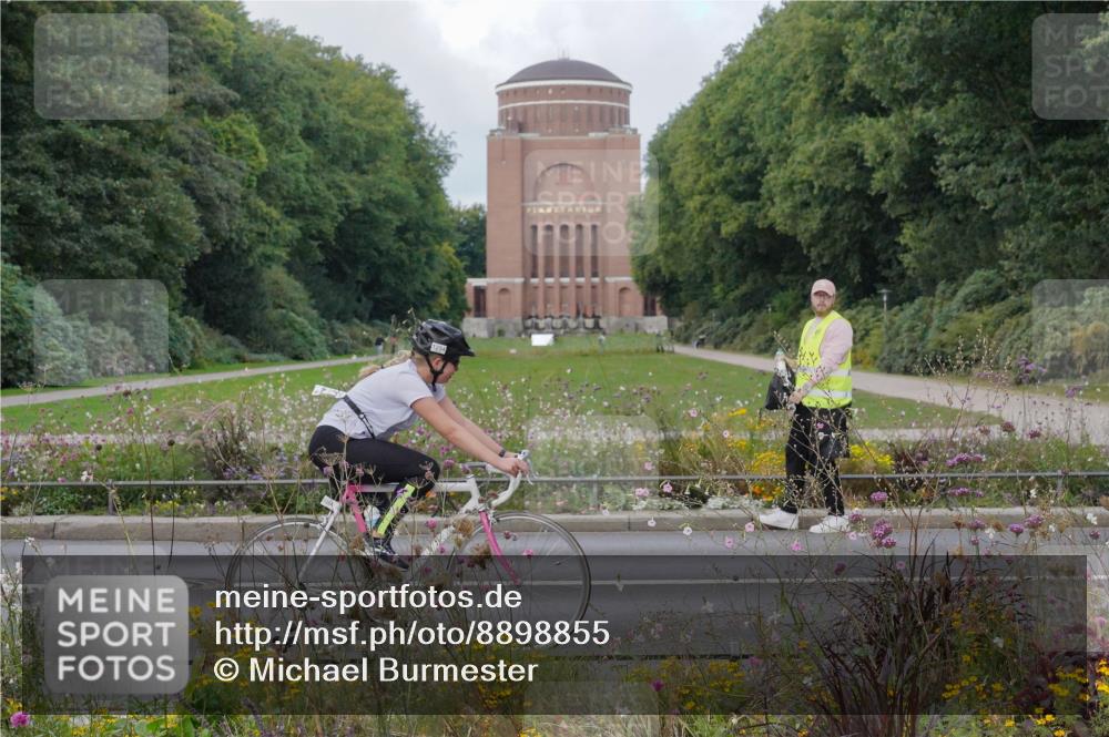 14.09.2025 - Stadtparktriathlon Michael Burmester http://msf.ph/oto/8898855 14.09.2025 12:48:32 Radfahren 1249, 1254, 1289, 1327 meine-sportfotos.de