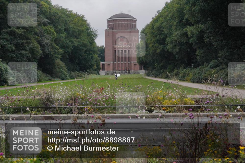 14.09.2025 - Stadtparktriathlon Michael Burmester http://msf.ph/oto/8898867 14.09.2025 09:07:54 Radfahren 324, 368, 380, 389, 401 meine-sportfotos.de