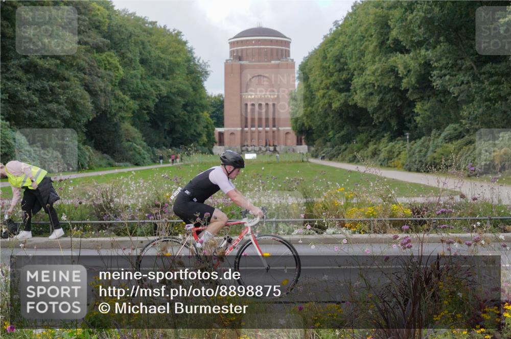 14.09.2025 - Stadtparktriathlon Michael Burmester http://msf.ph/oto/8898875 14.09.2025 12:48:42 Radfahren 1175, 1289, 1384, 1403 meine-sportfotos.de