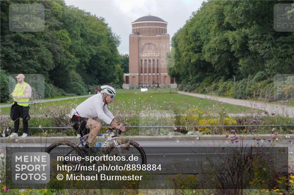14.09.2025 - Stadtparktriathlon Michael Burmester http://msf.ph/oto/8898884 14.09.2025 12:48:45 Radfahren 1175, 1289, 1384, 1403 meine-sportfotos.de