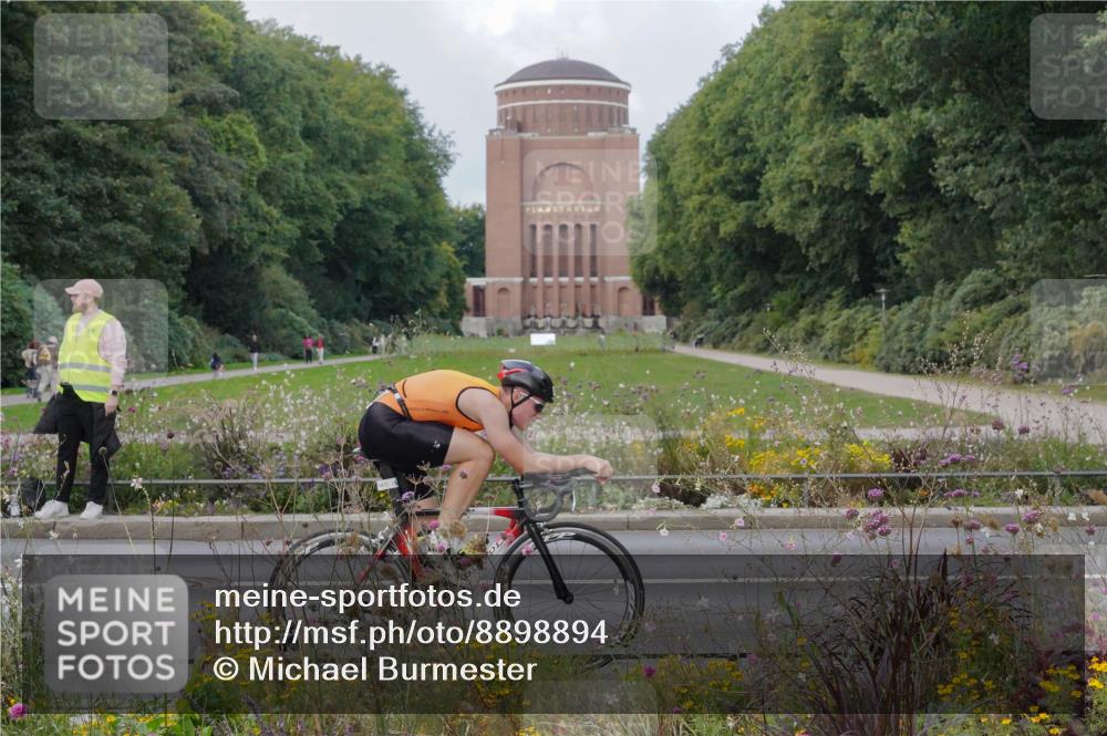 14.09.2025 - Stadtparktriathlon Michael Burmester http://msf.ph/oto/8898894 14.09.2025 12:49:04 Radfahren 1288, 1411 meine-sportfotos.de