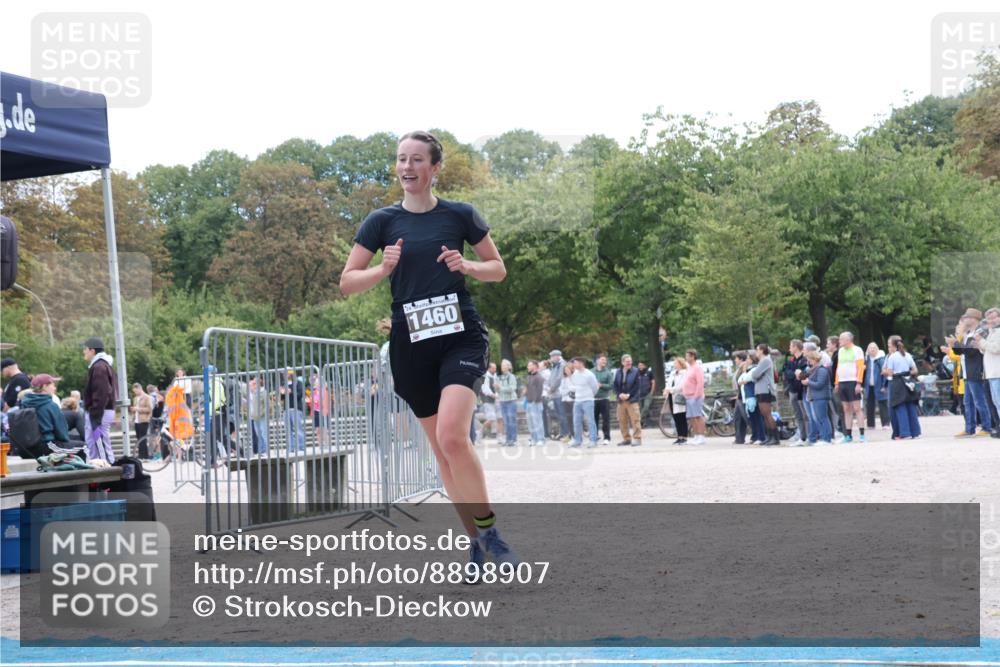 14.09.2025 - Stadtparktriathlon Strokosch-Dieckow http://msf.ph/oto/8898907 14.09.2025 14:06:25 Ziel 1460, 1467 meine-sportfotos.de
