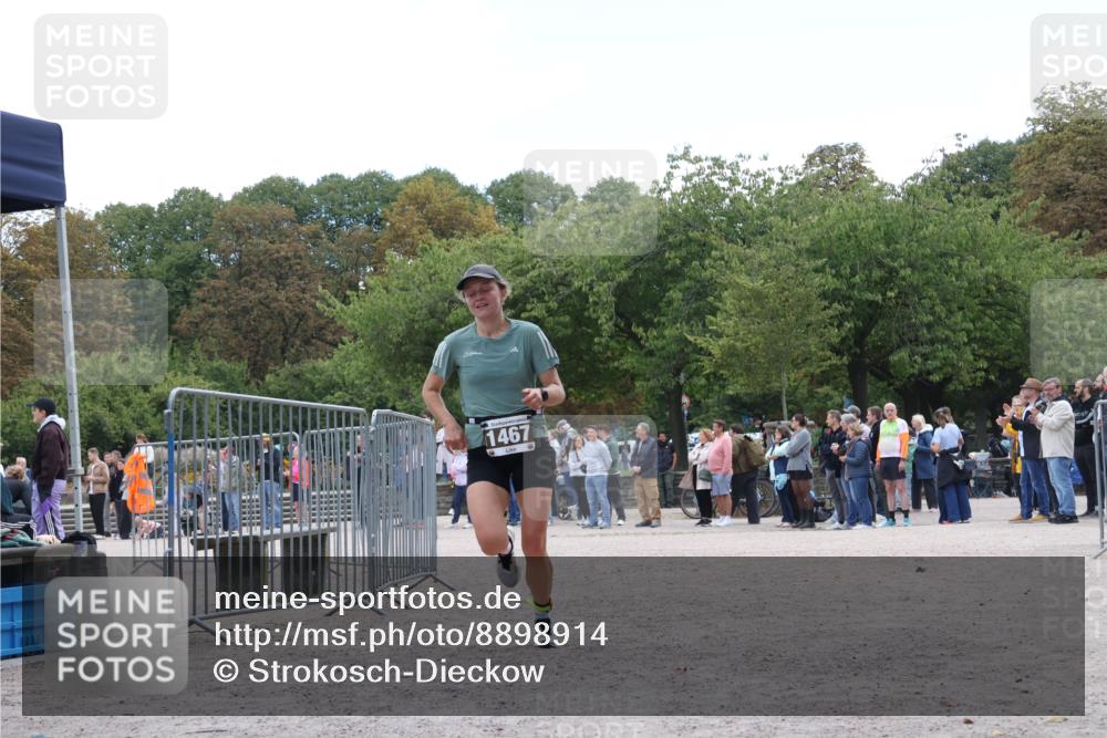 14.09.2025 - Stadtparktriathlon Strokosch-Dieckow http://msf.ph/oto/8898914 14.09.2025 14:06:27 Ziel 1460, 1467 meine-sportfotos.de