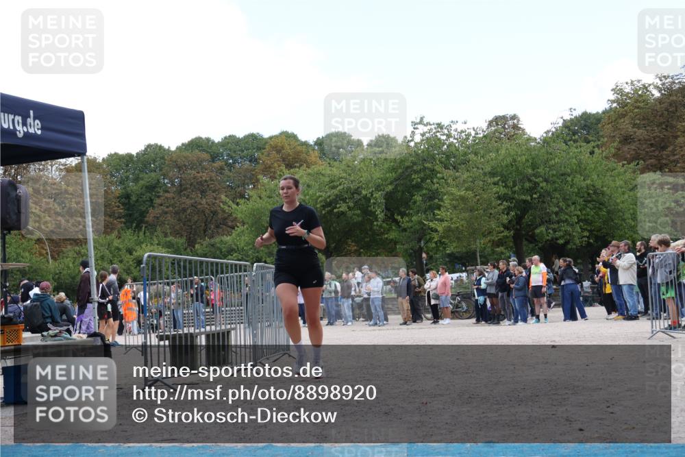 14.09.2025 - Stadtparktriathlon Strokosch-Dieckow http://msf.ph/oto/8898920 14.09.2025 14:06:43 Ziel 1446, 1526 meine-sportfotos.de