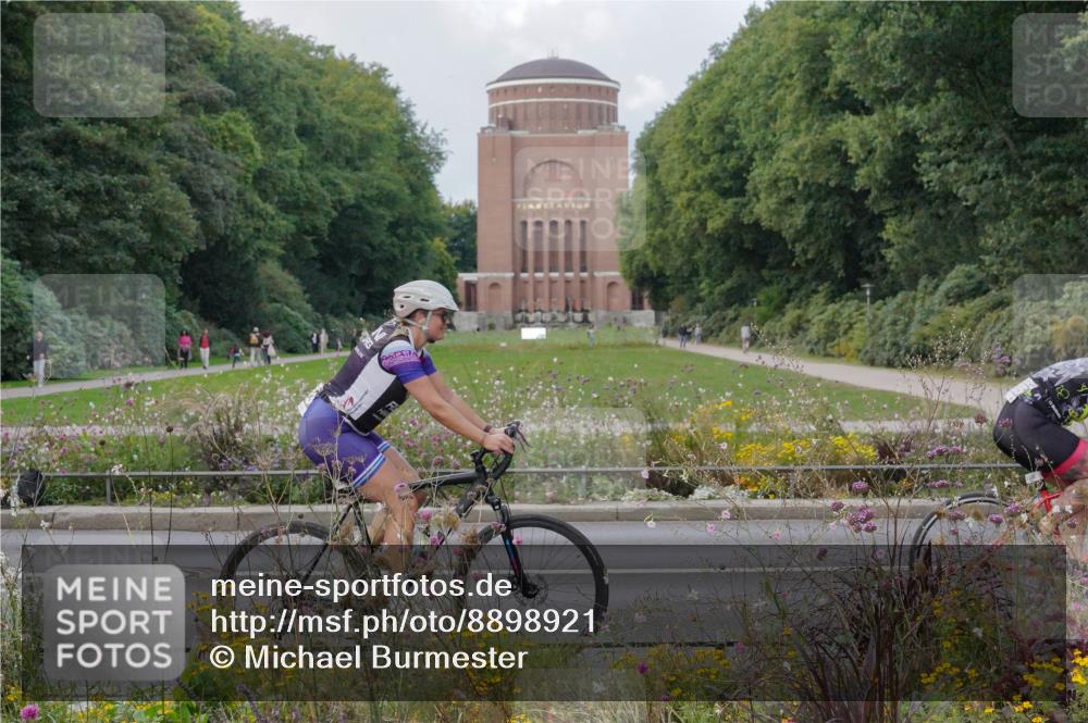 14.09.2025 - Stadtparktriathlon Michael Burmester http://msf.ph/oto/8898921 14.09.2025 12:49:27 Radfahren 1237, 1255, 1260, 1268, 1304, 1332, 1336, 1355, 1385 meine-sportfotos.de
