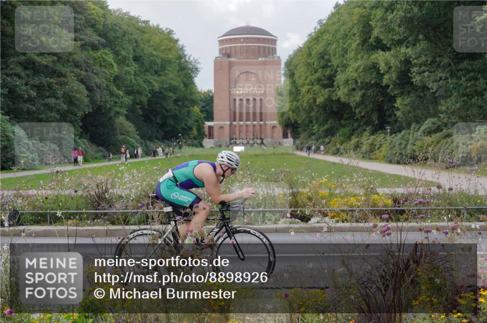 14.09.2025 - Stadtparktriathlon Michael Burmester http://msf.ph/oto/8898926 14.09.2025 12:49:31 Radfahren 1237, 1255, 1260, 1268, 1328, 1332, 1336, 1352, 1355, 1385, 1400, 1415 meine-sportfotos.de