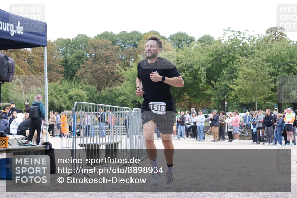 14.09.2025 - Stadtparktriathlon Strokosch-Dieckow http://msf.ph/oto/8898934 14.09.2025 14:07:18 Ziel 1518 meine-sportfotos.de