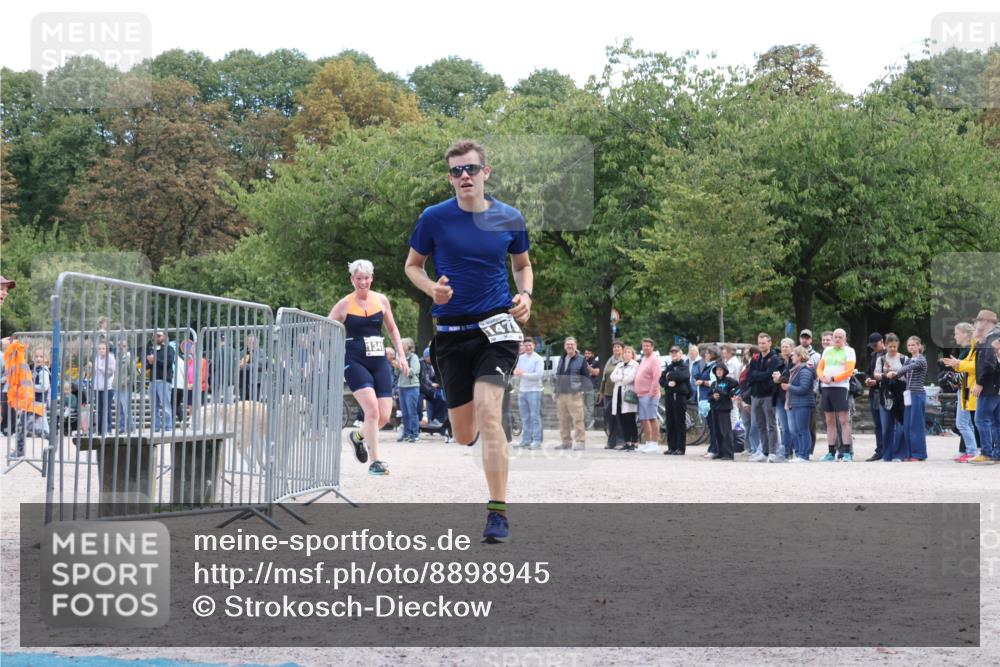 14.09.2025 - Stadtparktriathlon Strokosch-Dieckow http://msf.ph/oto/8898945 14.09.2025 14:07:34 Ziel 1341, 1452, 1479 meine-sportfotos.de