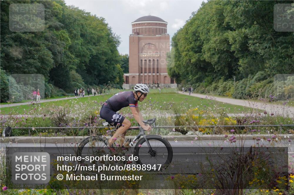14.09.2025 - Stadtparktriathlon Michael Burmester http://msf.ph/oto/8898947 14.09.2025 12:49:37 Radfahren 1260, 1268, 1272, 1312, 1328, 1332, 1336, 1352, 1355, 1400, 1415 meine-sportfotos.de