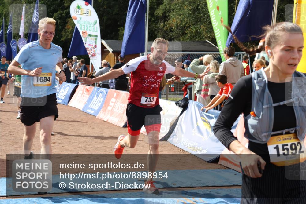 14.09.2025 - Airport Race Strokosch-Dieckow http://msf.ph/oto/8898954 14.09.2025 12:26:35 Ziel 285, 361, 636, 733, 915, 1110, 1592, 1684, 2103, 2144, 2178, 4047, 4069, 4240 meine-sportfotos.de
