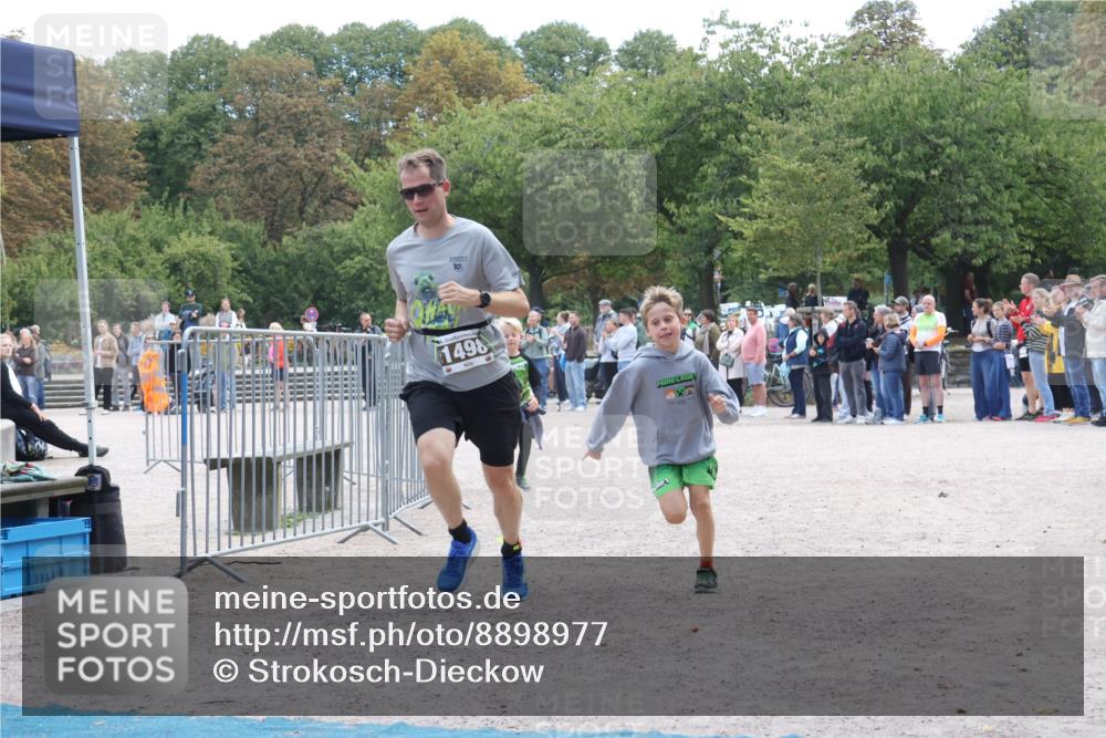 14.09.2025 - Stadtparktriathlon Strokosch-Dieckow http://msf.ph/oto/8898977 14.09.2025 14:08:40 Ziel 1489, 1498 meine-sportfotos.de