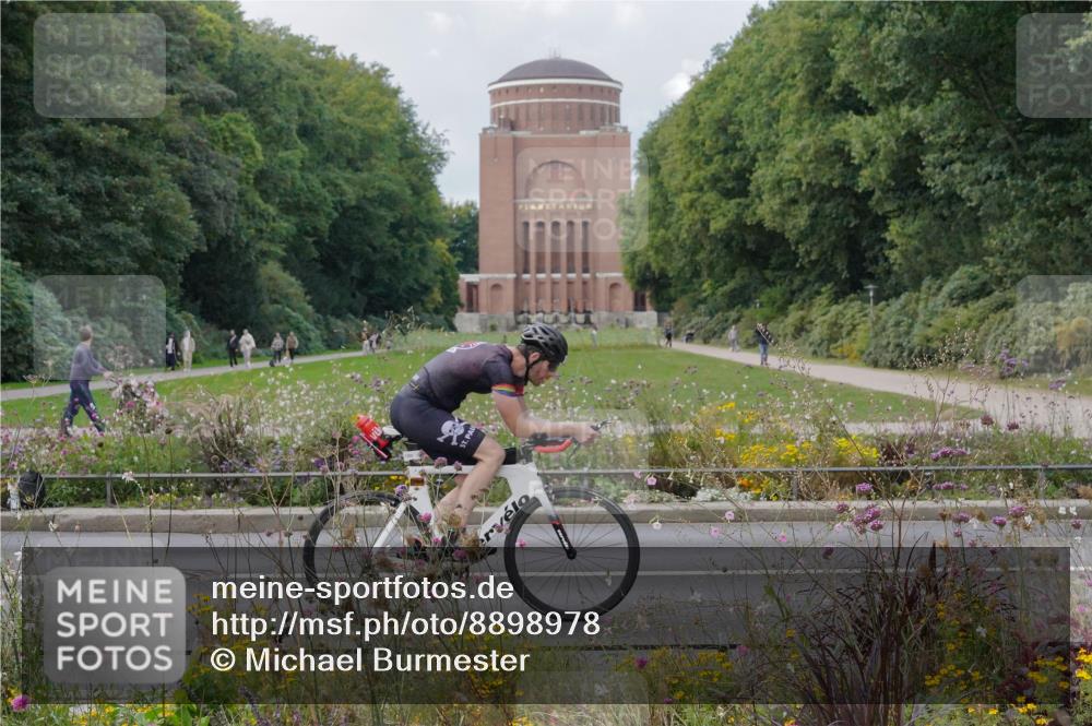 14.09.2025 - Stadtparktriathlon Michael Burmester http://msf.ph/oto/8898978 14.09.2025 12:50:01 Radfahren 1279, 1287, 1297, 1367, 1399 meine-sportfotos.de