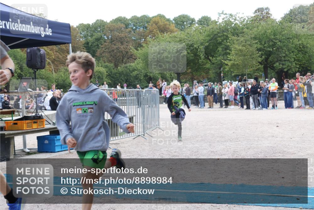 14.09.2025 - Stadtparktriathlon Strokosch-Dieckow http://msf.ph/oto/8898984 14.09.2025 14:08:41 Ziel 1489, 1498 meine-sportfotos.de