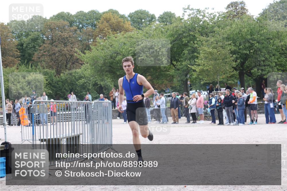 14.09.2025 - Stadtparktriathlon Strokosch-Dieckow http://msf.ph/oto/8898989 14.09.2025 14:08:46 Ziel 1489, 1498 meine-sportfotos.de