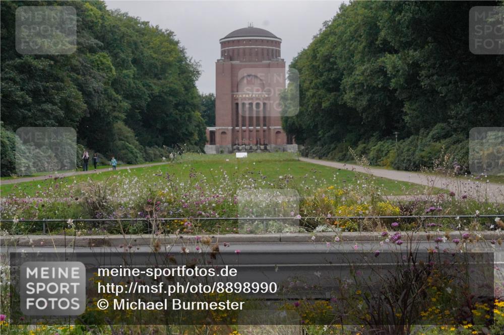 14.09.2025 - Stadtparktriathlon Michael Burmester http://msf.ph/oto/8898990 14.09.2025 09:08:55 Radfahren 362, 392, 434 meine-sportfotos.de