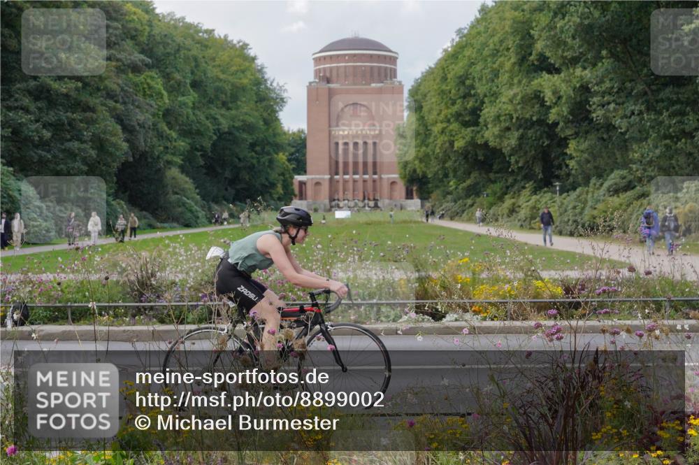 14.09.2025 - Stadtparktriathlon Michael Burmester http://msf.ph/oto/8899002 14.09.2025 12:50:18 Radfahren 1250, 1334, 1361, 1383 meine-sportfotos.de