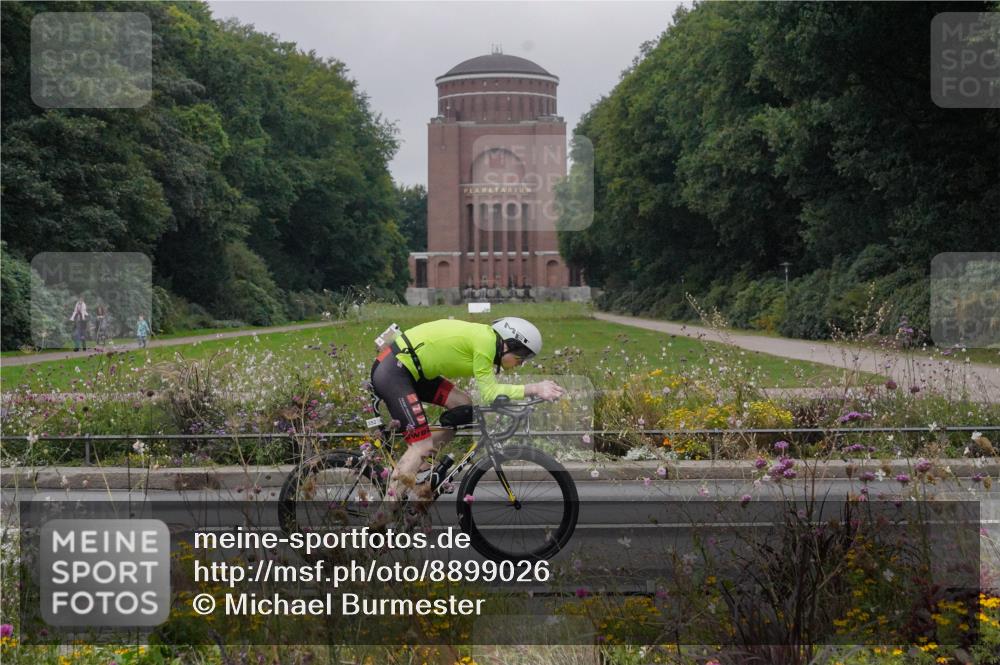 14.09.2025 - Stadtparktriathlon Michael Burmester http://msf.ph/oto/8899026 14.09.2025 09:09:08 Radfahren 323, 341, 352, 353, 375 meine-sportfotos.de