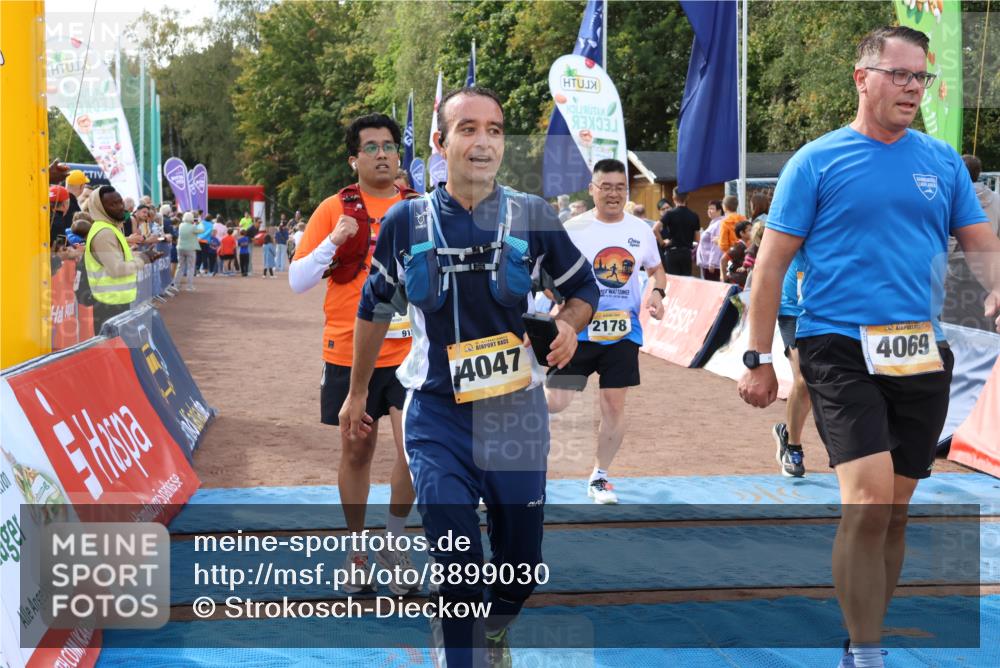 14.09.2025 - Airport Race Strokosch-Dieckow http://msf.ph/oto/8899030 14.09.2025 12:26:40 Ziel 285, 330, 361, 636, 915, 1110, 2103, 2133, 2144, 2178, 4017, 4047, 4069 meine-sportfotos.de