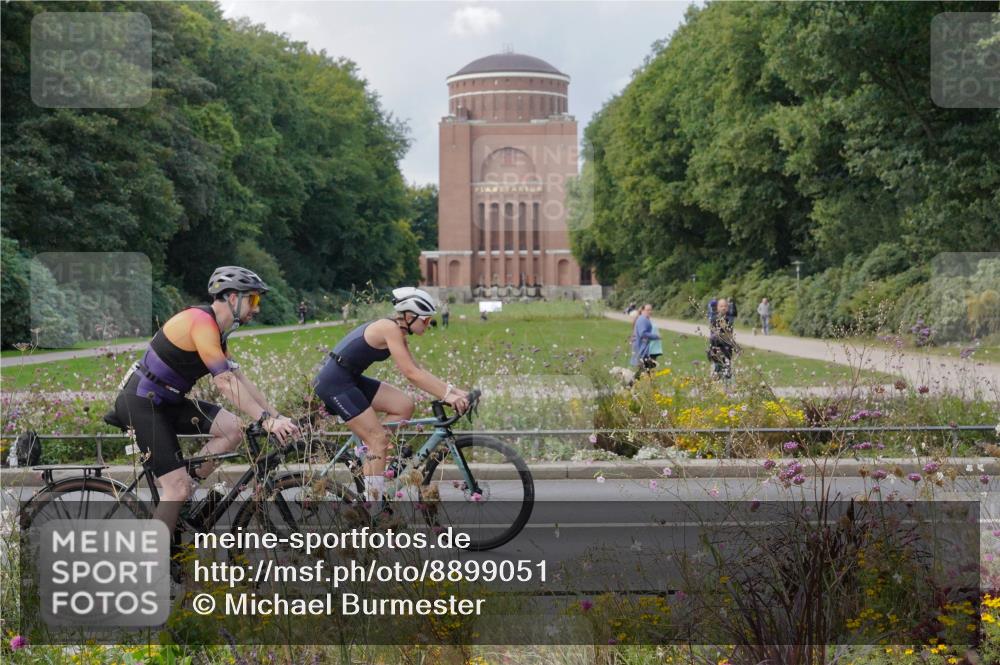 14.09.2025 - Stadtparktriathlon Michael Burmester http://msf.ph/oto/8899051 14.09.2025 12:50:50 Radfahren 1242, 1343, 1373 meine-sportfotos.de