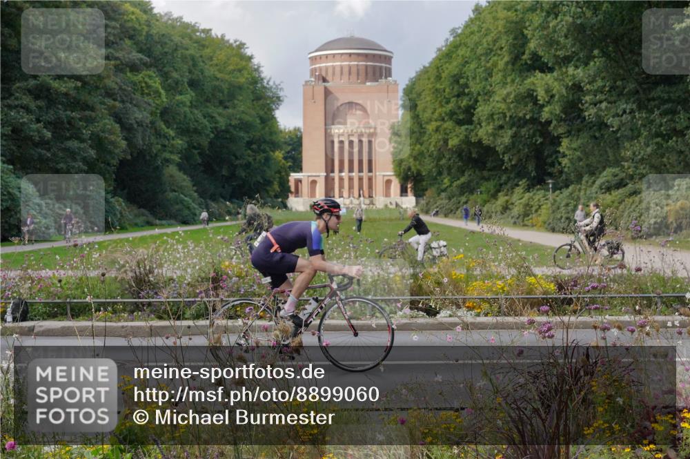 14.09.2025 - Stadtparktriathlon Michael Burmester http://msf.ph/oto/8899060 14.09.2025 12:51:08 Radfahren 1223, 1228, 1244, 1280, 1314, 1323, 1386, 1390, 1391 meine-sportfotos.de
