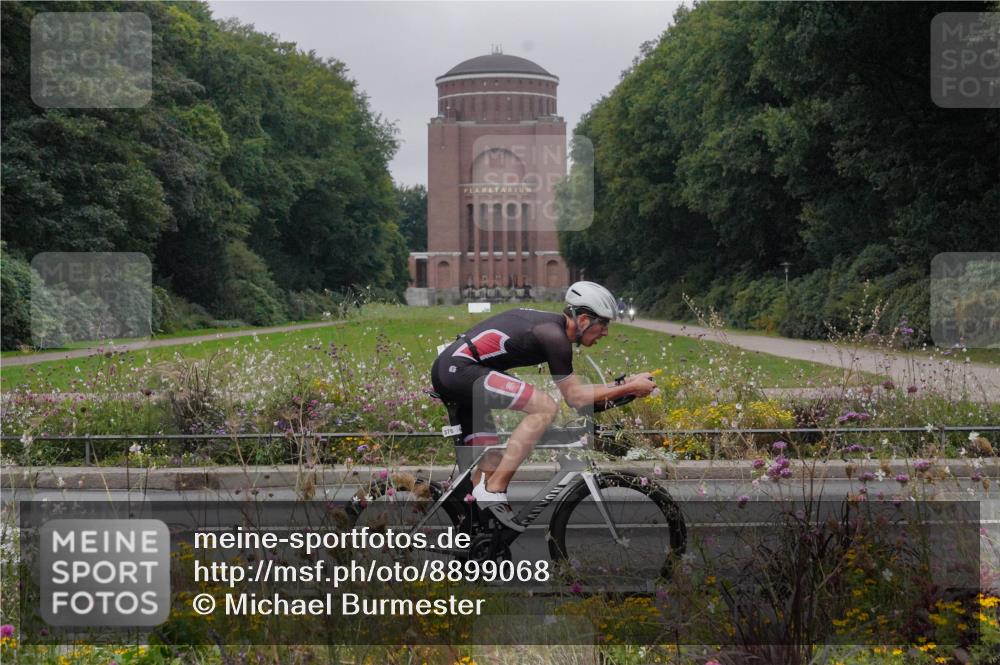 14.09.2025 - Stadtparktriathlon Michael Burmester http://msf.ph/oto/8899068 14.09.2025 09:09:27 Radfahren 337, 349, 354, 361, 376, 379, 398, 451 meine-sportfotos.de