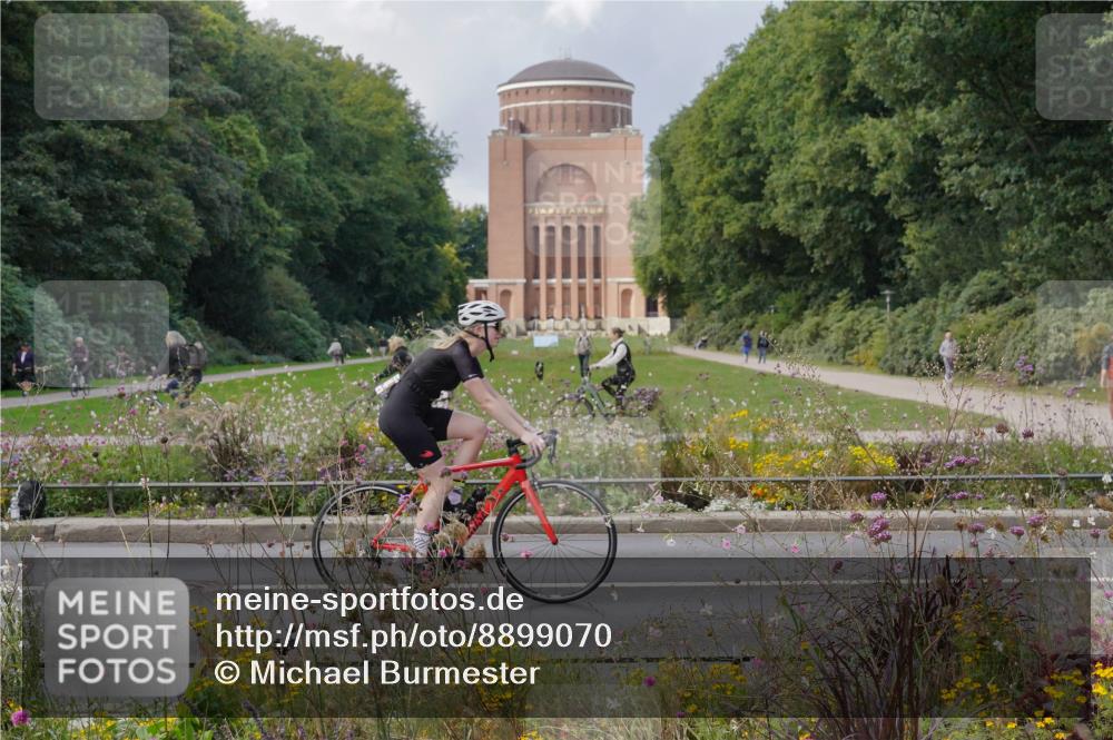 14.09.2025 - Stadtparktriathlon Michael Burmester http://msf.ph/oto/8899070 14.09.2025 12:51:10 Radfahren 1228, 1244, 1280, 1314, 1323, 1386, 1390, 1391 meine-sportfotos.de