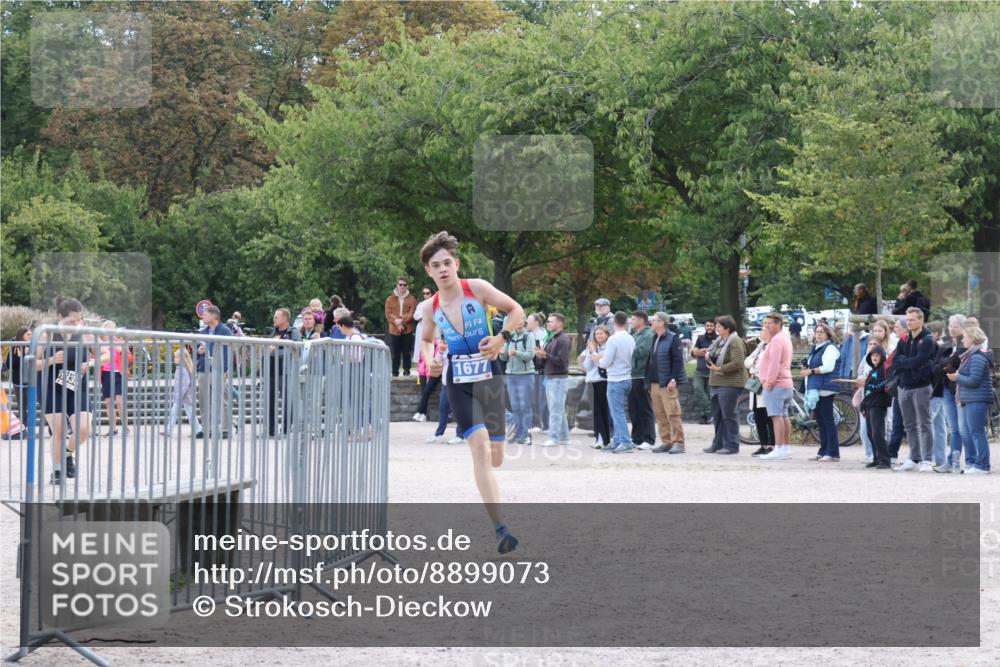 14.09.2025 - Stadtparktriathlon Strokosch-Dieckow http://msf.ph/oto/8899073 14.09.2025 14:10:05 Ziel 1330, 1646, 1677 meine-sportfotos.de