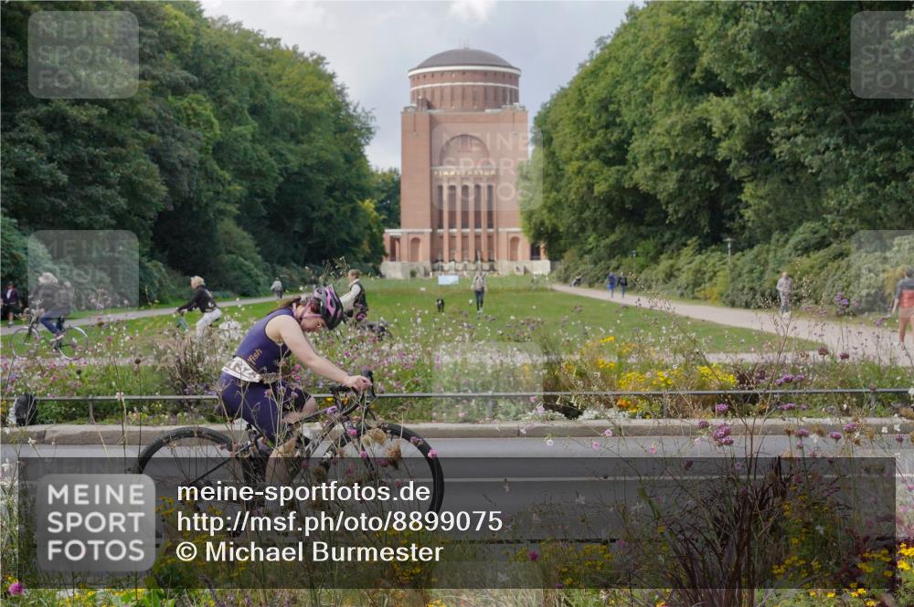 14.09.2025 - Stadtparktriathlon Michael Burmester http://msf.ph/oto/8899075 14.09.2025 12:51:11 Radfahren 1228, 1244, 1280, 1314, 1323, 1386, 1390, 1391 meine-sportfotos.de