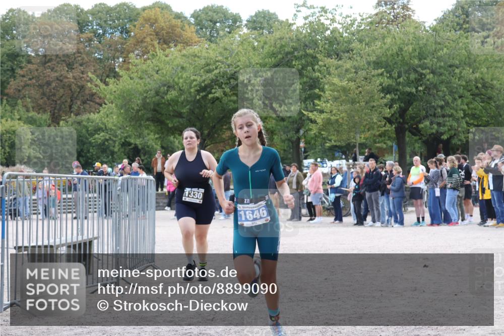 14.09.2025 - Stadtparktriathlon Strokosch-Dieckow http://msf.ph/oto/8899090 14.09.2025 14:10:09 Ziel 1330, 1646, 1677 meine-sportfotos.de