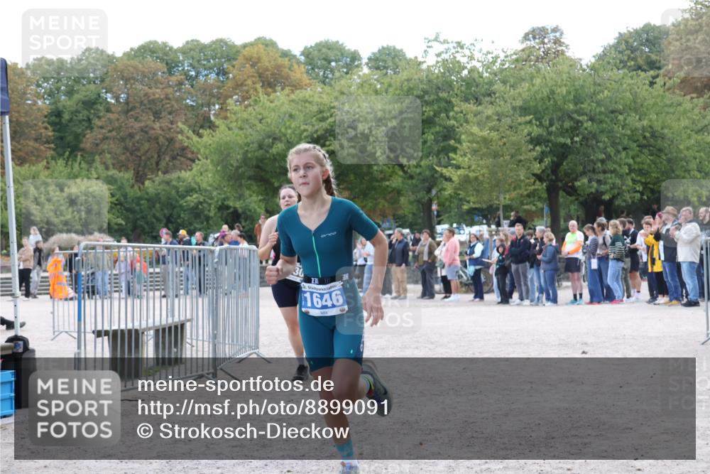 14.09.2025 - Stadtparktriathlon Strokosch-Dieckow http://msf.ph/oto/8899091 14.09.2025 14:10:09 Ziel 1330, 1646, 1677 meine-sportfotos.de
