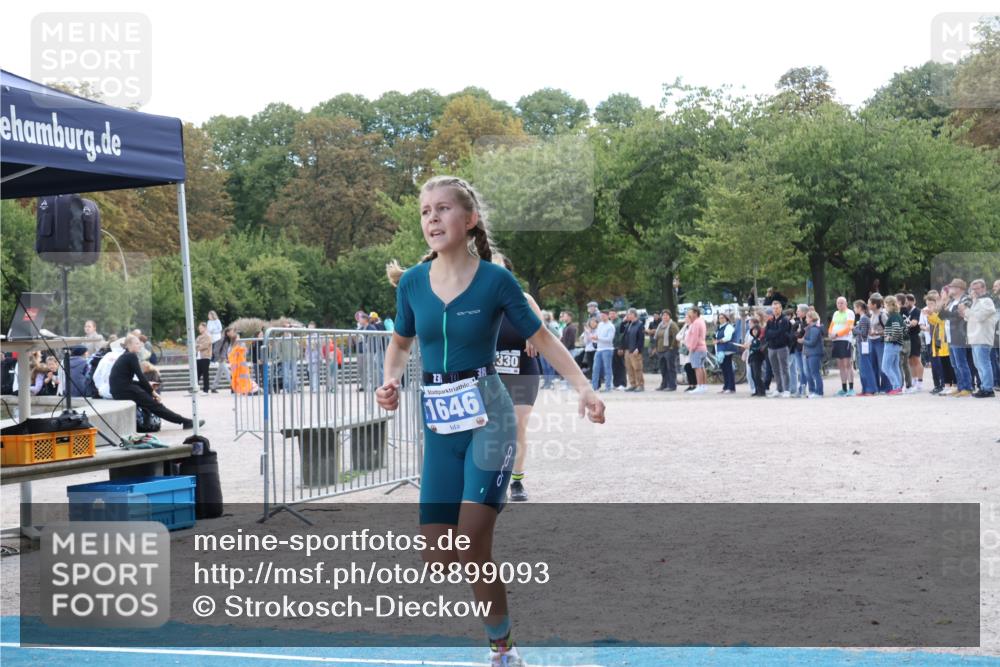 14.09.2025 - Stadtparktriathlon Strokosch-Dieckow http://msf.ph/oto/8899093 14.09.2025 14:10:10 Ziel 1330, 1646, 1677 meine-sportfotos.de