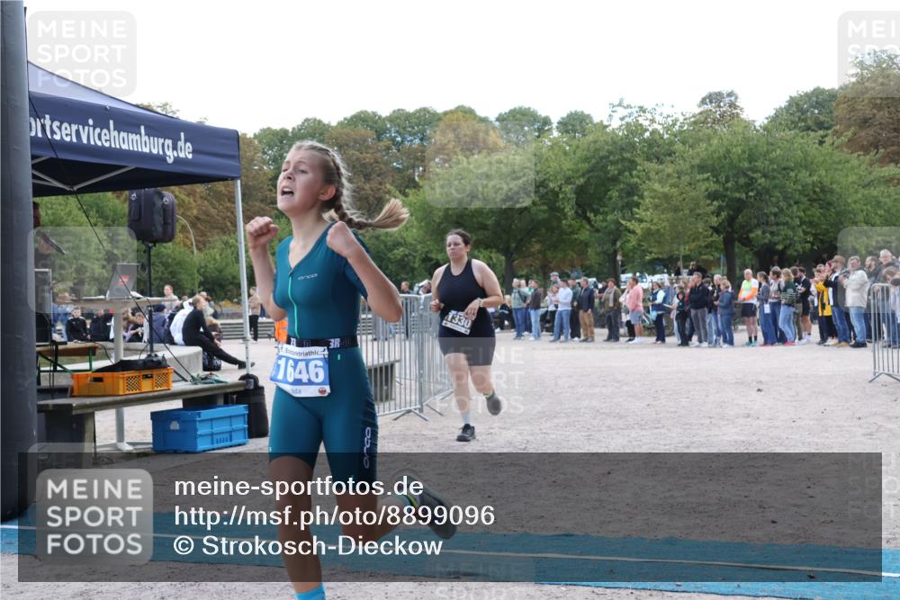 14.09.2025 - Stadtparktriathlon Strokosch-Dieckow http://msf.ph/oto/8899096 14.09.2025 14:10:10 Ziel 1330, 1646, 1677 meine-sportfotos.de